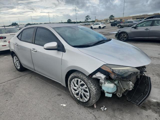 5YFBURHE3HP733114 - 2017 TOYOTA COROLLA L SILVER photo 4