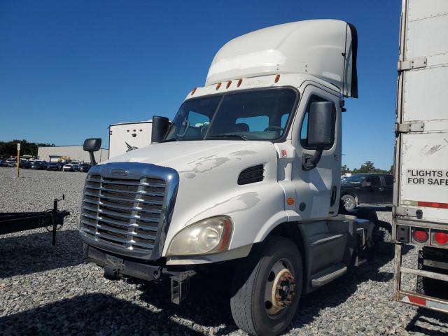 3AKBGADV7JSJN2869 - 2018 FREIGHTLINER CASCADIA 1 WHITE photo 2