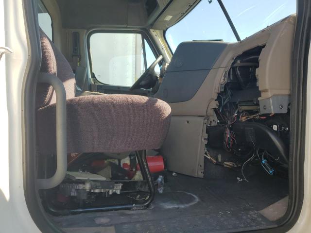 3AKBGADV7JSJN2869 - 2018 FREIGHTLINER CASCADIA 1 WHITE photo 5