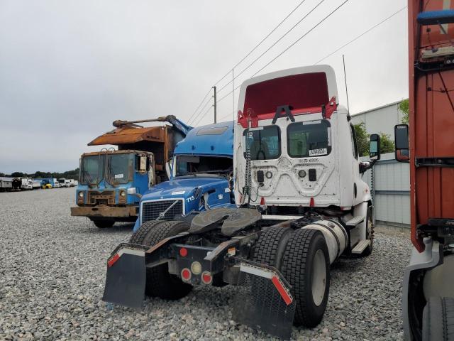 3AKBGADV0GDHA6135 - 2016 FREIGHTLINER CASCADIA 1 WHITE photo 4