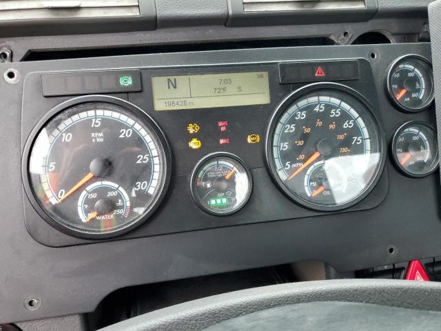 3AKBGADV0GDHA6135 - 2016 FREIGHTLINER CASCADIA 1 WHITE photo 8