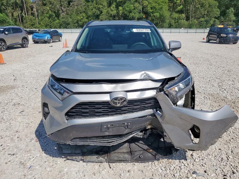 2T3W1RFV1MW135522 - 2021 TOYOTA RAV4 XLE SILVER photo 5