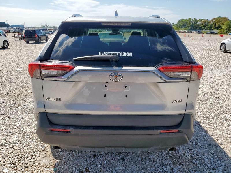 2T3W1RFV1MW135522 - 2021 TOYOTA RAV4 XLE SILVER photo 6
