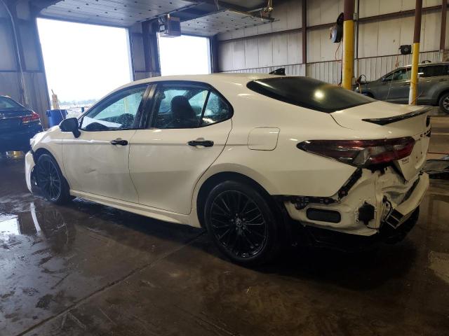 4T1T11AKXNU004925 - 2022 TOYOTA CAMRY SE WHITE photo 2