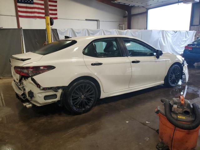 4T1T11AKXNU004925 - 2022 TOYOTA CAMRY SE WHITE photo 3