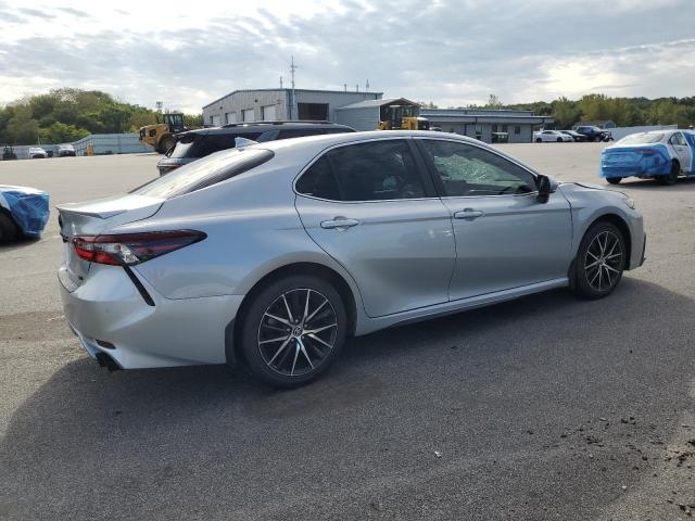 4T1G11AK1RU200355 - 2024 TOYOTA CAMRY SE NIGHT SHADE SILVER photo 3