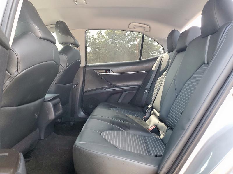 4T1G11AK2NU621639 - 2022 TOYOTA CAMRY SE Արծաթագույն լուսանկար 10