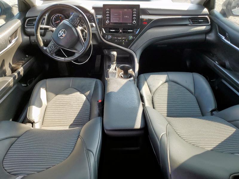 4T1G11AK2NU621639 - 2022 TOYOTA CAMRY SE Արծաթագույն լուսանկար 8