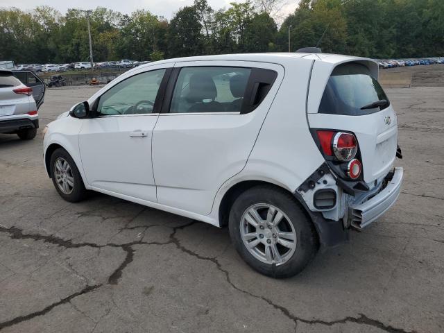 1G1JC6SH7F4154586 - 2015 CHEVROLET SONIC LT თეთრი ფოტო 2