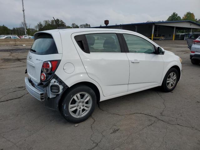1G1JC6SH7F4154586 - 2015 CHEVROLET SONIC LT თეთრი ფოტო 3