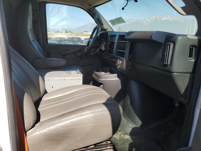 1GCWGAFF5G1197775 - 2016 CHEVROLET EXPRESS G2 WHITE photo 8