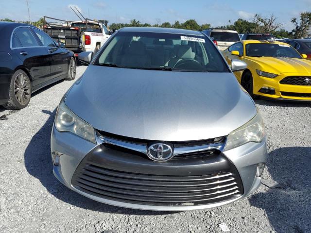 4T1BF1FK7HU672515 - 2017 TOYOTA CAMRY LE ვერცხლისფერი ფოტო 5