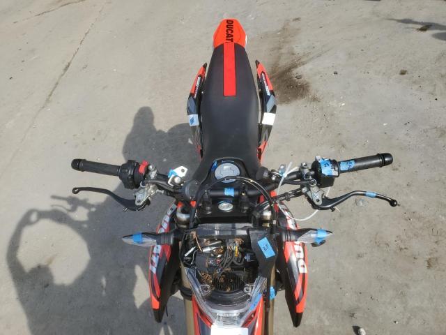 ZDMBAS2N7RB001565 - 2024 DUCATI HYPERMOTAR Rot Foto 5