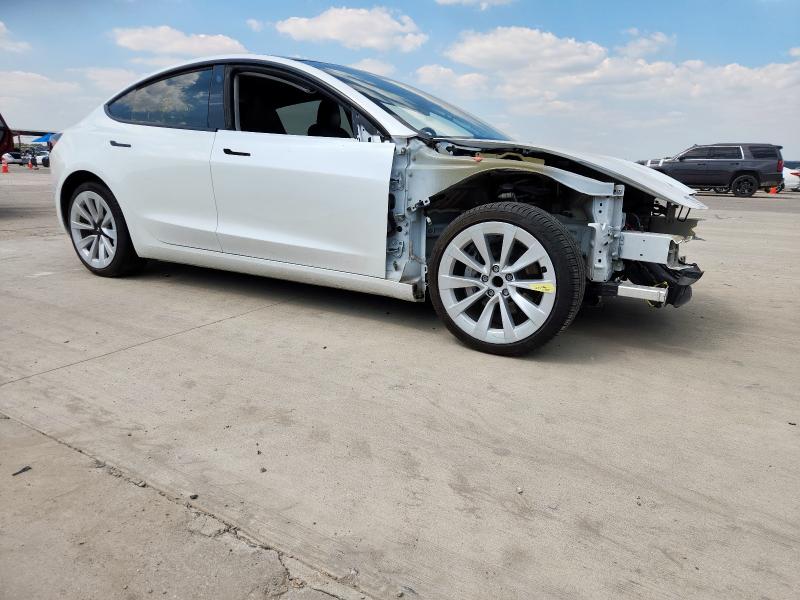 5YJ3E1EA5PF517585 - 2023 TESLA MODEL 3 Weiß Foto 4