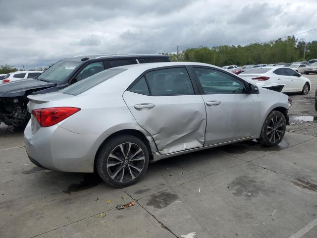 5YFBURHE8HP618492 - 2017 TOYOTA COROLLA L SILVER photo 3
