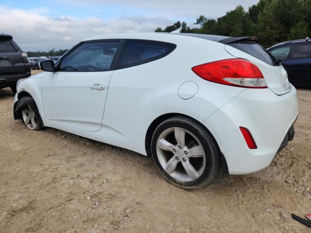 KMHTC6AD7DU086801 - 2013 HYUNDAI VELOSTER WHITE photo 2