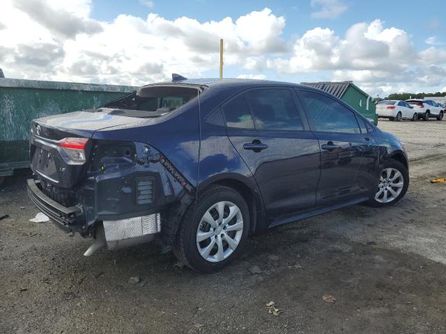5YFEPMAEXNP296273 - 2022 TOYOTA COROLLA LE Blau Foto 3