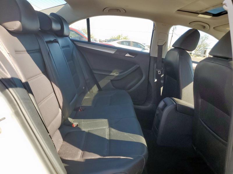 3VWDB7AJXJM228319 - 2018 VOLKSWAGEN JETTA SE თეთრი ფოტო 10