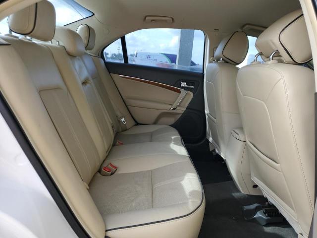 3LNHL2GC2CR834390 - 2012 LINCOLN MKZ WHITE photo 10