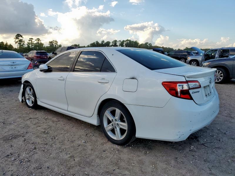 4T1BF1FK7EU304329 - 2014 TOYOTA CAMRY L WHITE photo 2