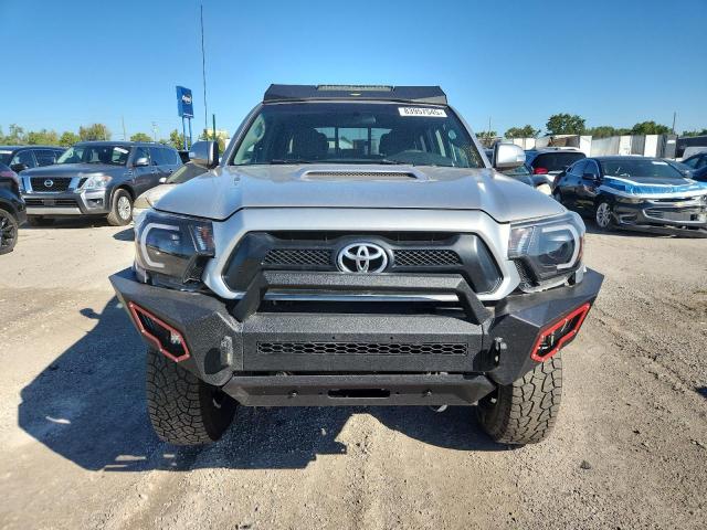 3TMLU4ENXFM203674 - 2015 TOYOTA TACOMA DOUBLE CAB Күміс фото 5