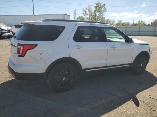 1FM5K8D85HGB05579 - 2017 FORD EXPLORER XLT WHITE photo 3