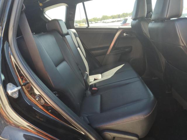 2T3JFREV4JW743978 - 2018 TOYOTA RAV4 SE შავი ფოტო 11