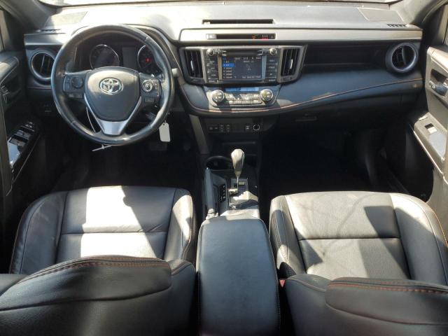 2T3JFREV4JW743978 - 2018 TOYOTA RAV4 SE შავი ფოტო 8