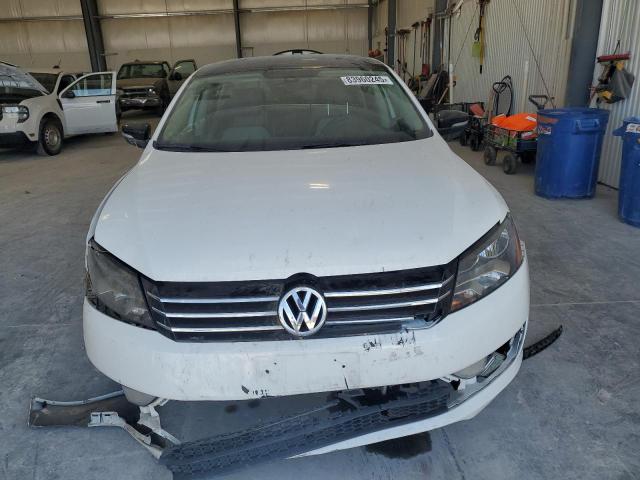 1VWBS7A3XEC110979 - 2014 VOLKSWAGEN PASSAT SE WHITE photo 5