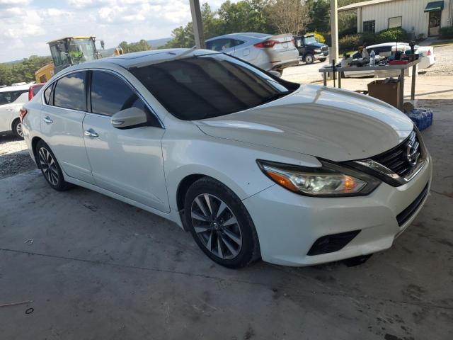 1N4AL3AP3HC168403 - 2017 NISSAN ALTIMA 2.5 WHITE photo 4