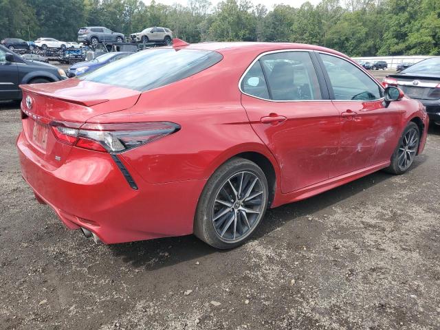 4T1T11AK0RU233541 - 2024 TOYOTA CAMRY SE NIGHT SHADE RED photo 3