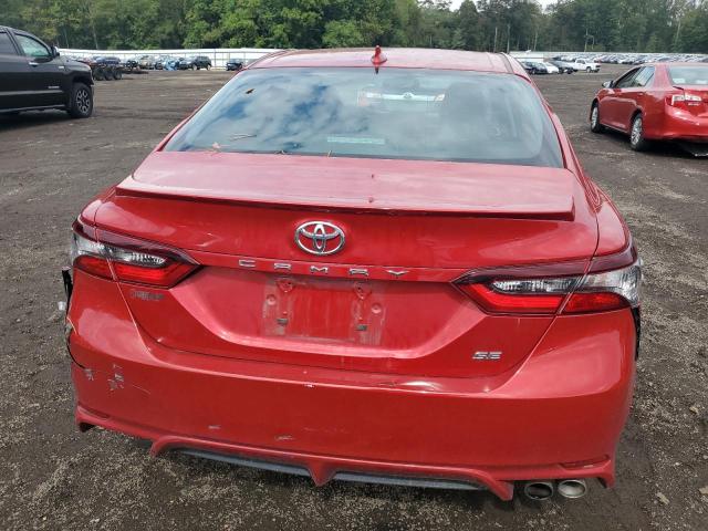 4T1T11AK0RU233541 - 2024 TOYOTA CAMRY SE NIGHT SHADE RED photo 6