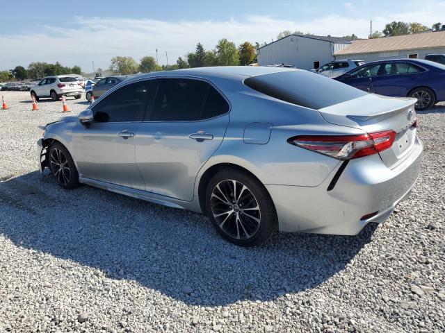 JTNB11HK6J3049362 - 2018 TOYOTA CAMRY L 银色 照片 2