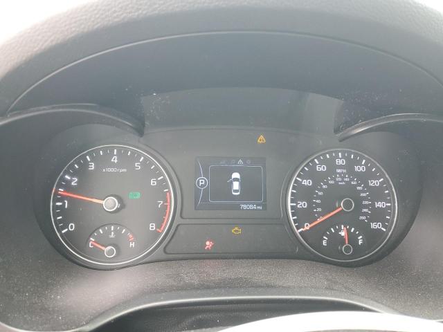 5XXGT4L3XJG204601 - 2018 KIA OPTIMA LX Biały zdjęcie 9