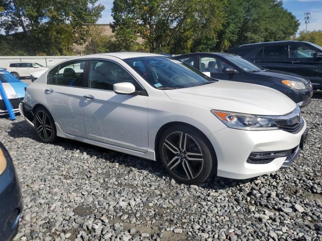 1HGCR2F58HA137454 - 2017 HONDA ACCORD SPORT 白色 照片 4