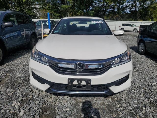 1HGCR2F58HA137454 - 2017 HONDA ACCORD SPORT 白色 照片 5