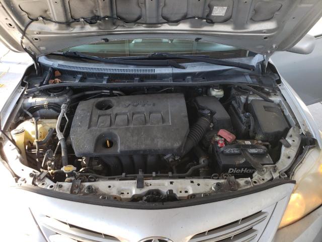 5YFBU4EE5DP125287 - 2013 TOYOTA COROLLA BASE فضي صورة 11