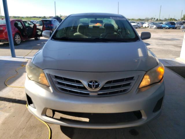 5YFBU4EE5DP125287 - 2013 TOYOTA COROLLA BASE فضي صورة 5