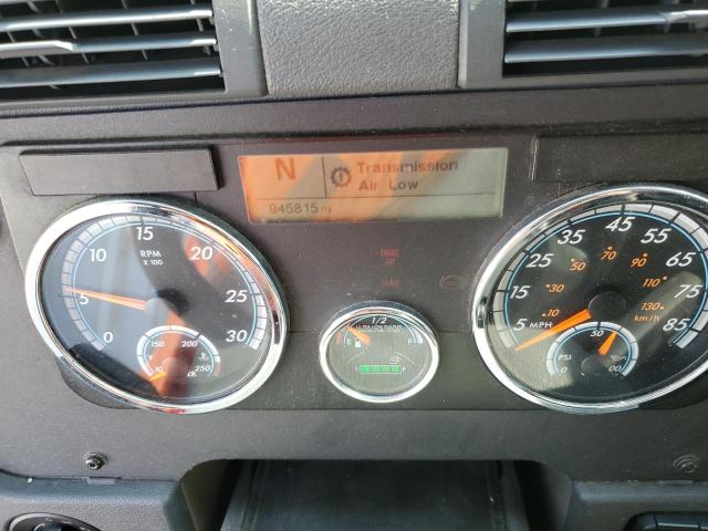 1FUJGLD51FLGF3068 - 2015 FREIGHTLINER CASCADIA 黑色 照片 8