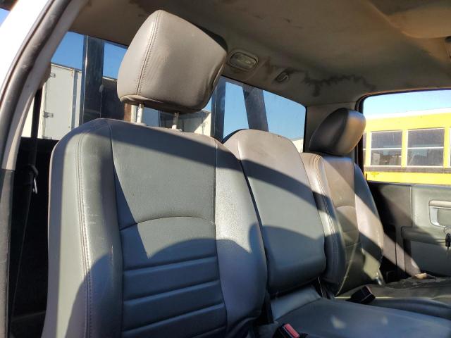 3C7WRMDLXJG253340 - 2018 RAM 5500 თეთრი ფოტო 10