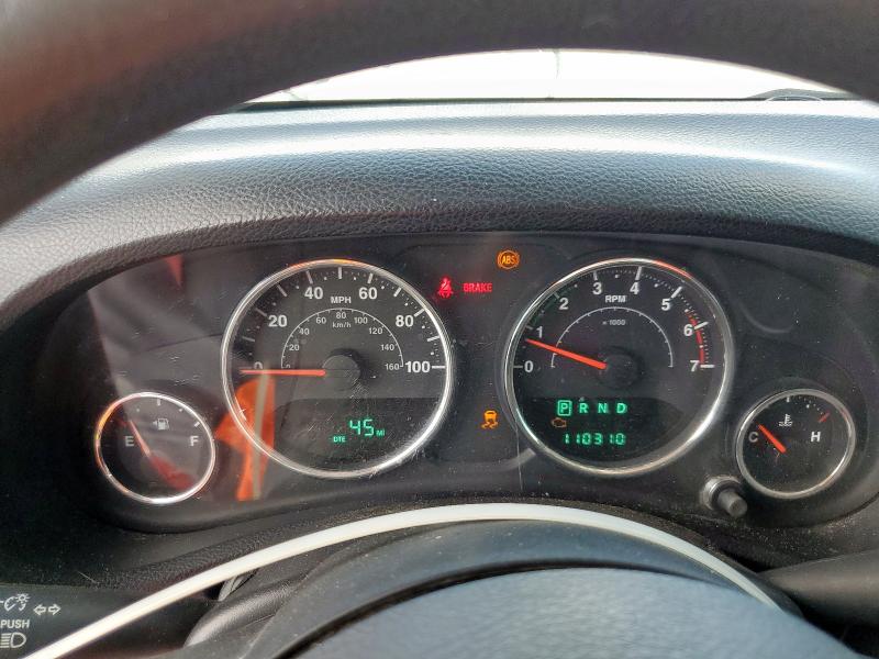 1J4BA3H14BL504826 - 2011 JEEP WRANGLER U SPORT Rot Foto 9