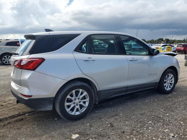 2GNAXHEV2J6160920 - 2018 CHEVROLET EQUINOX LS Gümüş fotoğraf 3