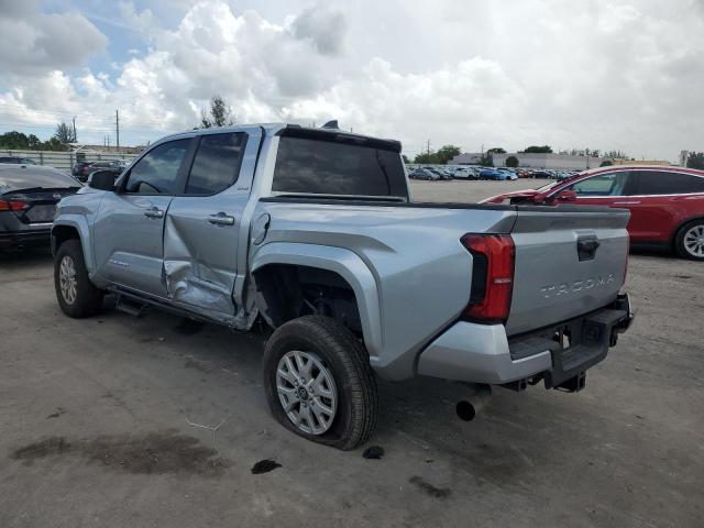 3TYKB5FN4RT012895 - 2024 TOYOTA TACOMA DOUBLE CAB SILVER photo 2