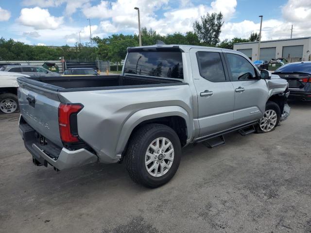 3TYKB5FN4RT012895 - 2024 TOYOTA TACOMA DOUBLE CAB SILVER photo 3