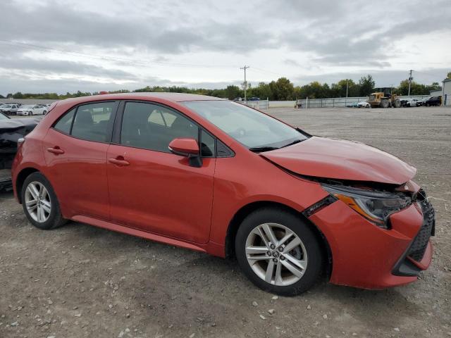 JTNK4RBE9K3001719 - 2019 TOYOTA COROLLA SE Kırmızı fotoğraf 4