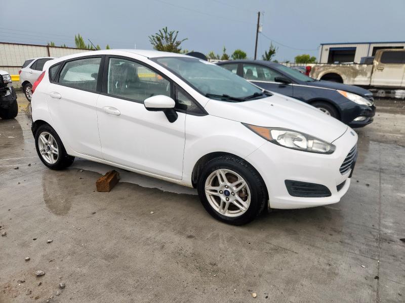 3FADP4EJ3HM129306 - 2017 FORD FIESTA SE WHITE photo 4