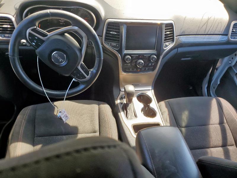 1C4RJEAGXHC634245 - 2017 JEEP GRAND CHEROKEE LAREDO WHITE photo 8