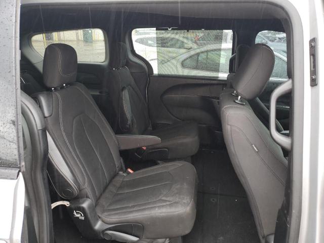 2C4RC1FG6JR227838 - 2018 CHRYSLER PACIFICA TOURING PLUS Արծաթագույն լուսանկար 11