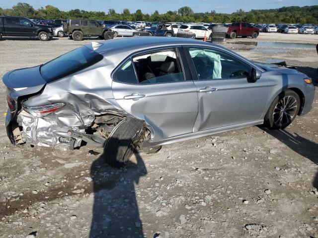 4T1G11AK4LU359698 - 2020 TOYOTA CAMRY SE SILVER photo 3