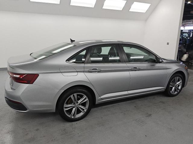 3VWEM7BU8RM043124 - 2024 VOLKSWAGEN JETTA SE SILVER photo 3